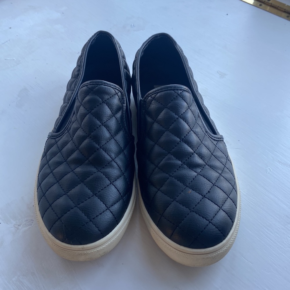 Steve madden slip ons